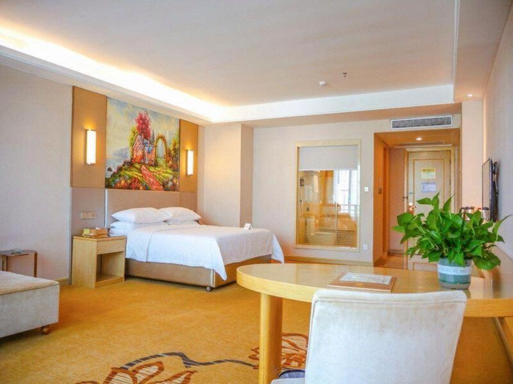 Vienna Hotel Guangdong Huizhou High-Speed North Railway Station Xiaojinkou Exteriör bild