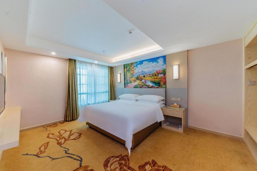 Vienna Hotel Guangdong Huizhou High-Speed North Railway Station Xiaojinkou Exteriör bild
