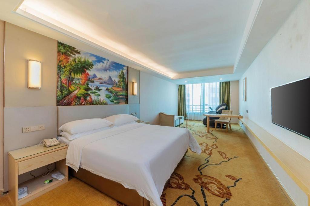Vienna Hotel Guangdong Huizhou High-Speed North Railway Station Xiaojinkou Exteriör bild